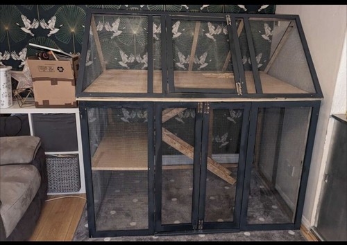 Rabbit hutch - 5'4,